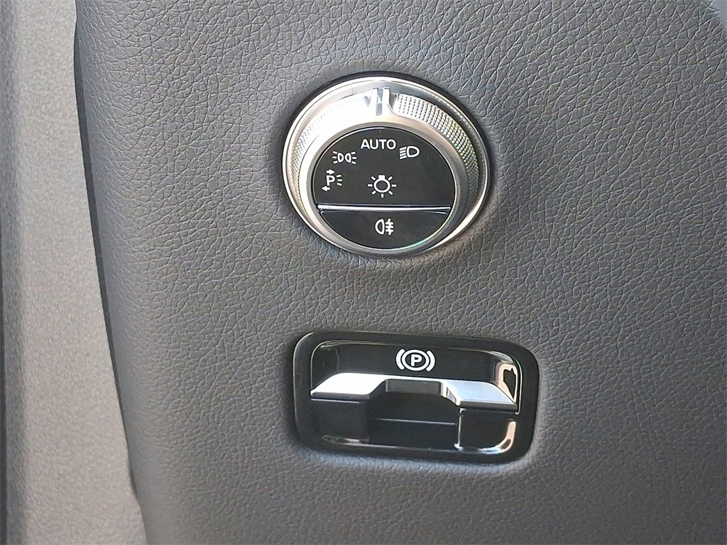 New 2026 Mercedes-Benz GLC 300 4MATIC image 17