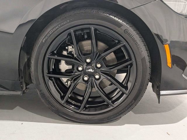 Used 2025 Ford Mustang Coupe RWD image 26