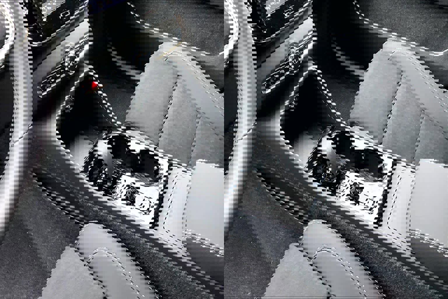 New 2026 Volvo XC40 B5 Ultra w/ Protection Package Premier image 10