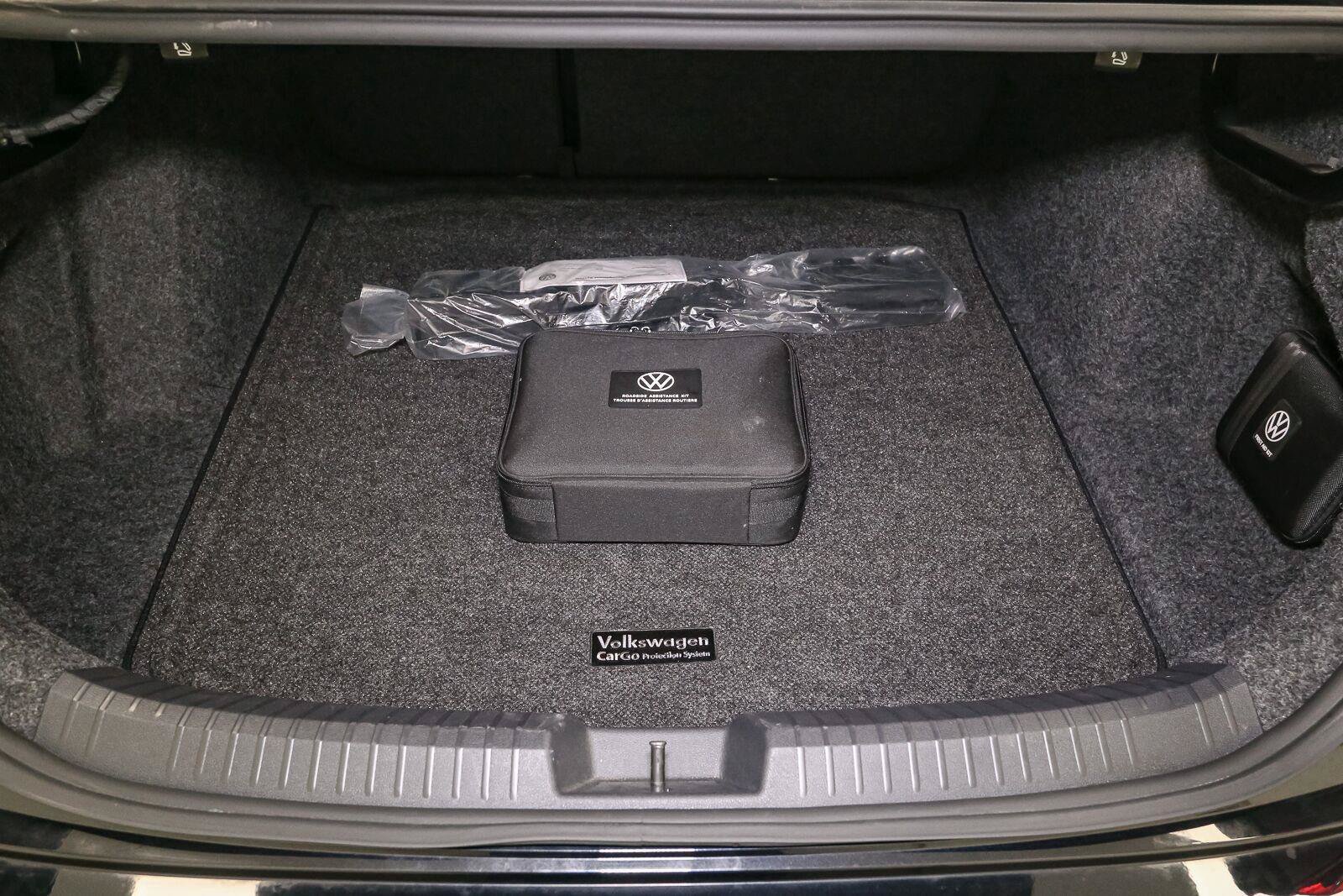 Certified 2023 Volkswagen Jetta SEL FWD image 14