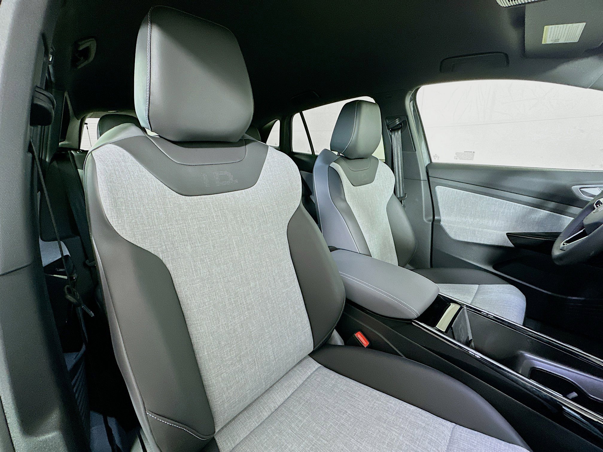 New 2025 Volkswagen ID.4 Pro image 26