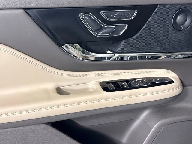 Used 2020 Lincoln Corsair Reserve w/ Equipment Group 201A FWD image 15
