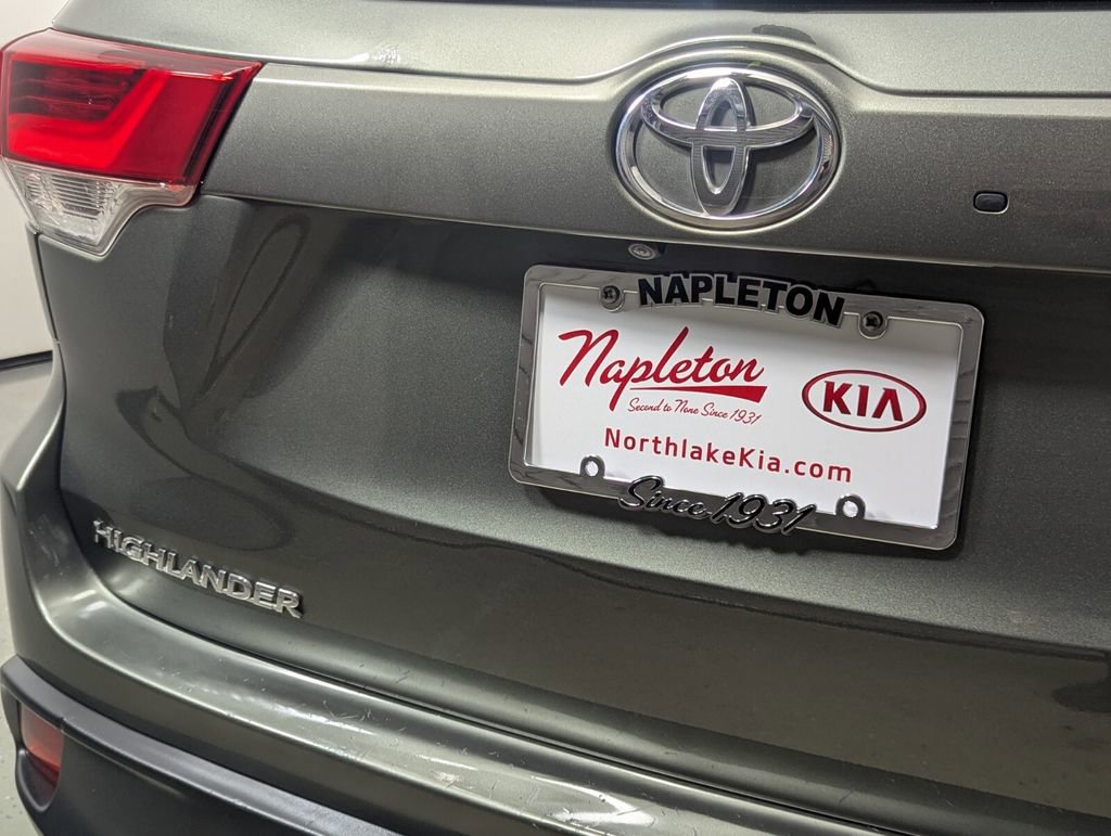 Used 2019 Toyota Highlander Plus FWD image 8
