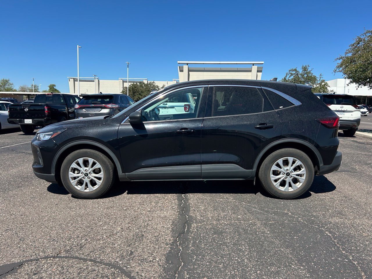 Used 2024 Ford Escape Active FWD image 2