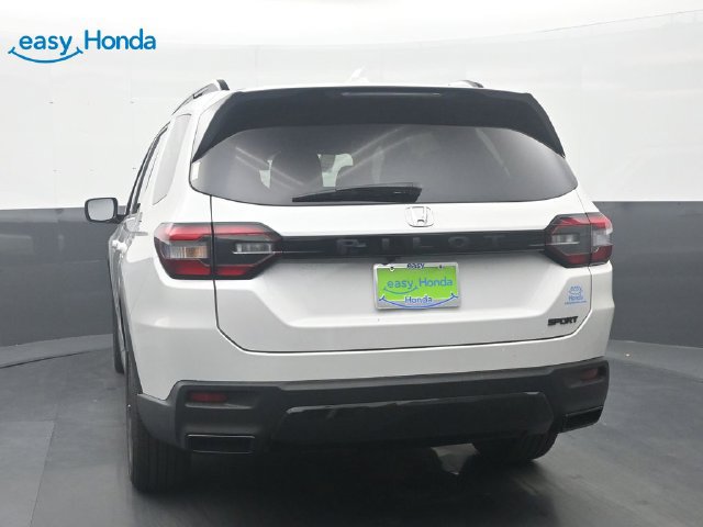 New 2026 Honda Pilot Sport image 6
