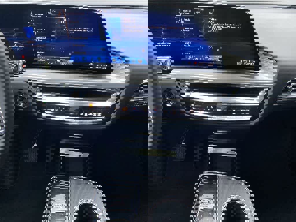 Certified 2025 Cadillac Lyriq Luxury image 24