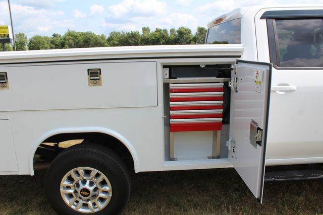 Used 2024 Chevrolet Silverado 2500 LT AWD/4WD image 11
