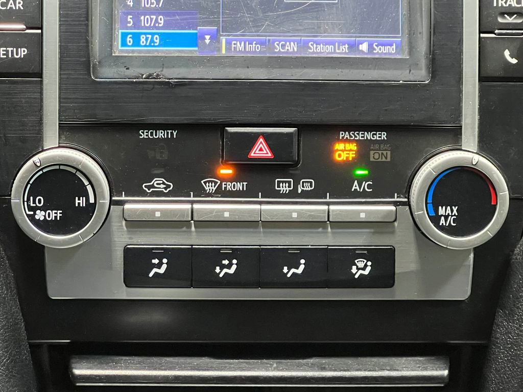 Used 2014 Toyota Camry SE image 23