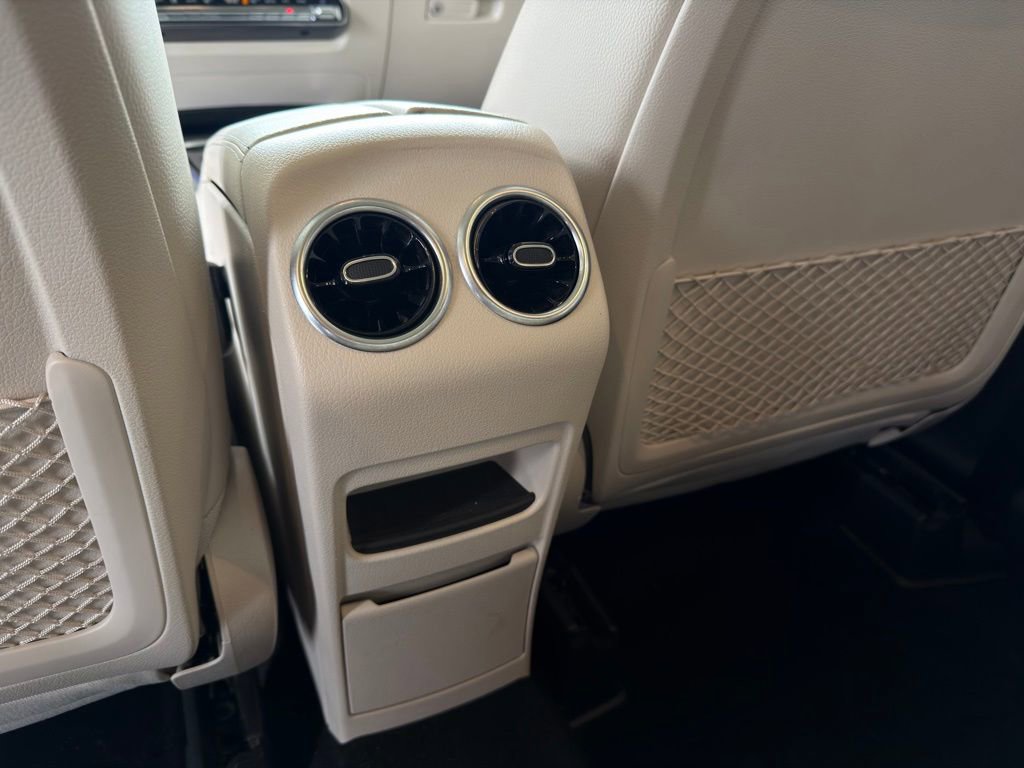 Used 2023 Mercedes-Benz GLB 250 4MATIC image 37