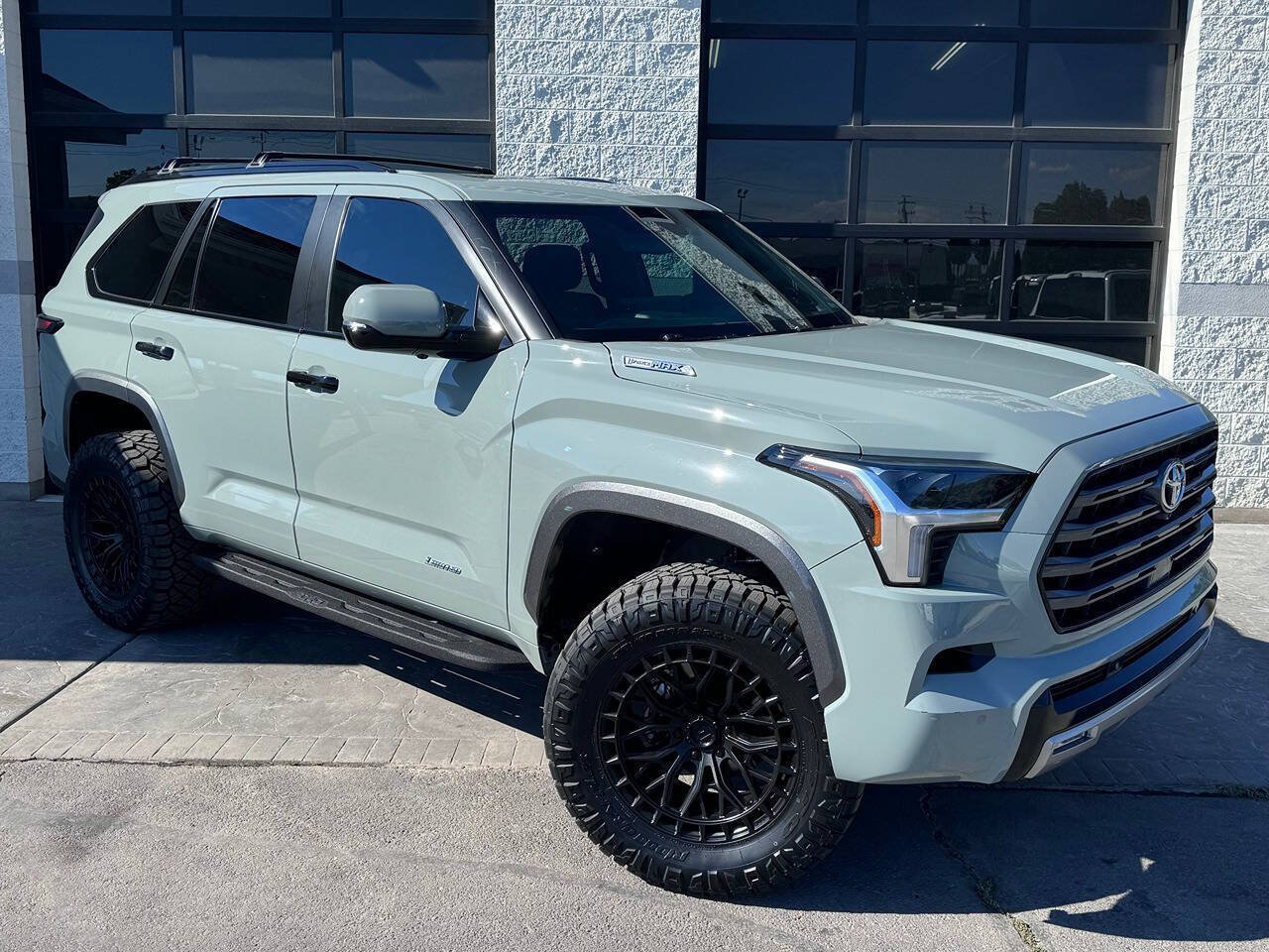 Used 2025 Toyota Sequoia Limited AWD/4WD image 2