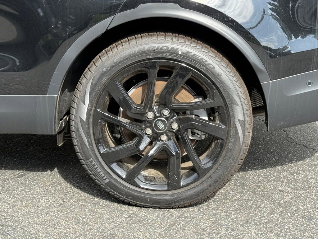 New 2025 Land Rover Discovery S image 10