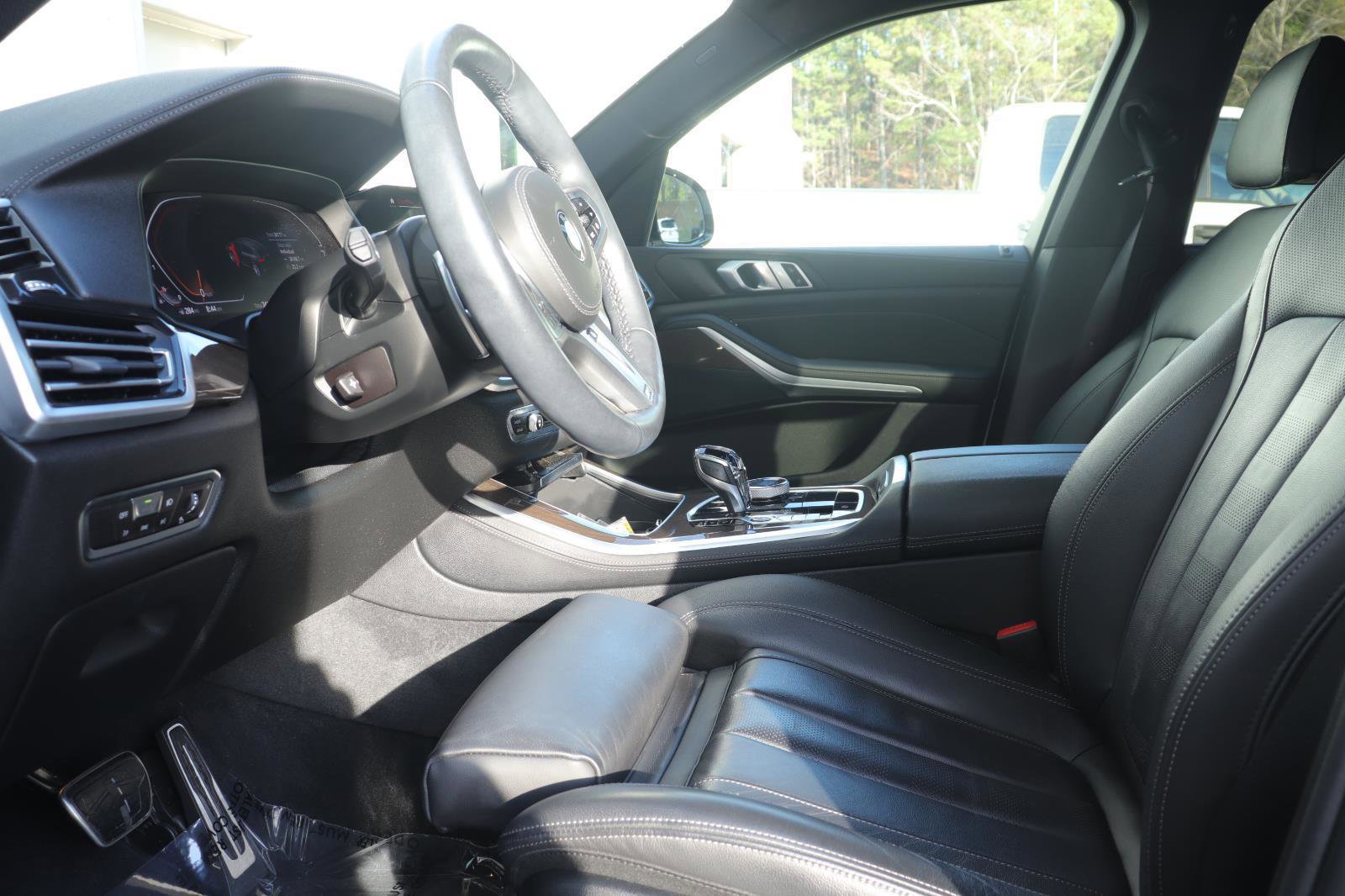 Used 2022 BMW X5 xDrive40i w/ M Sport Package image 11