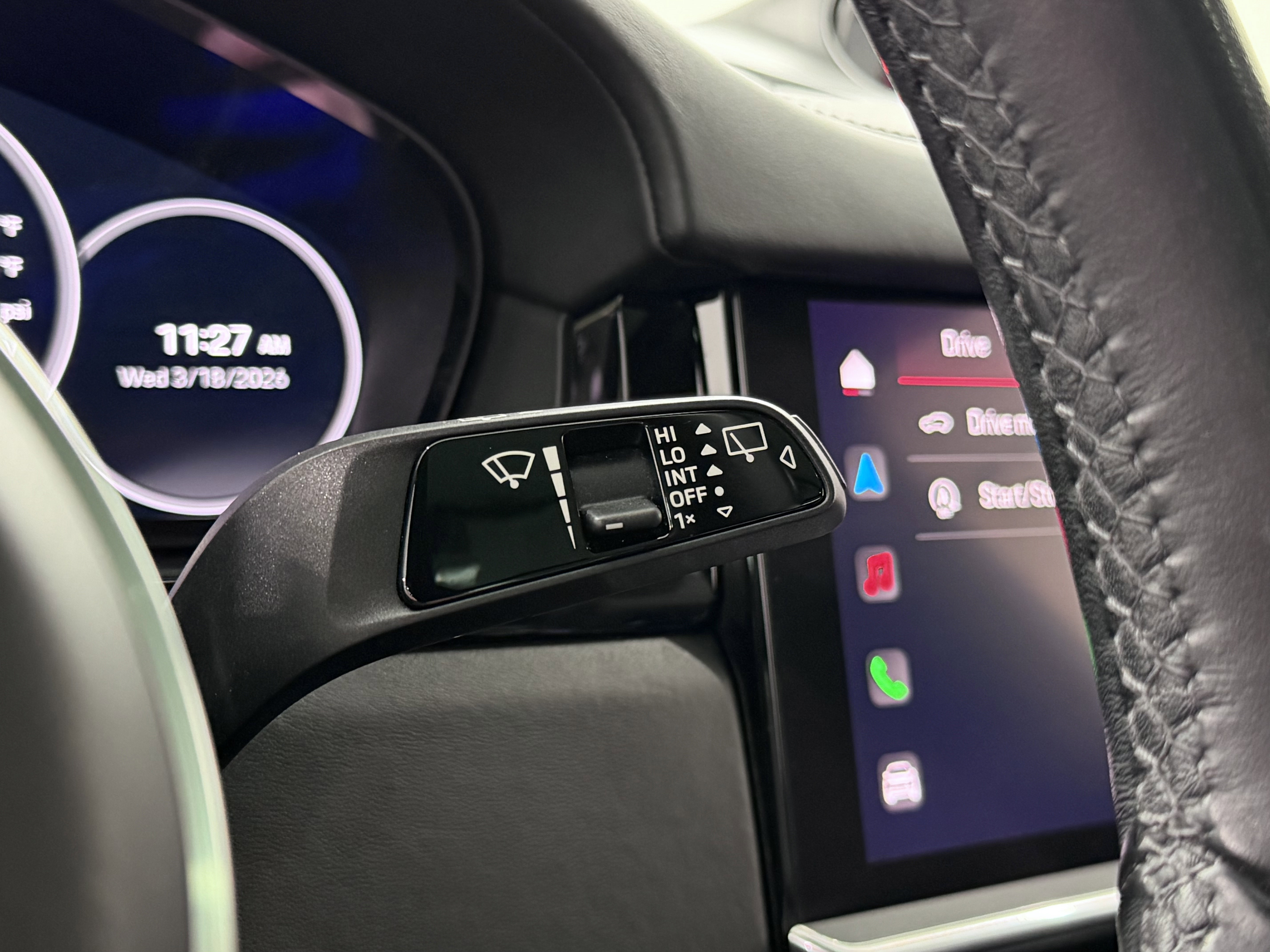 Certified 2022 Porsche Cayenne Platinum Edition image 53