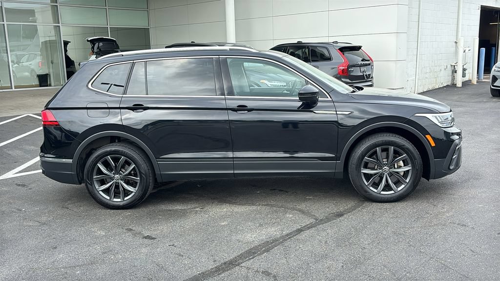 Used 2023 Volkswagen Tiguan SE w/ Panoramic Sunroof Package AWD/4WD image 28