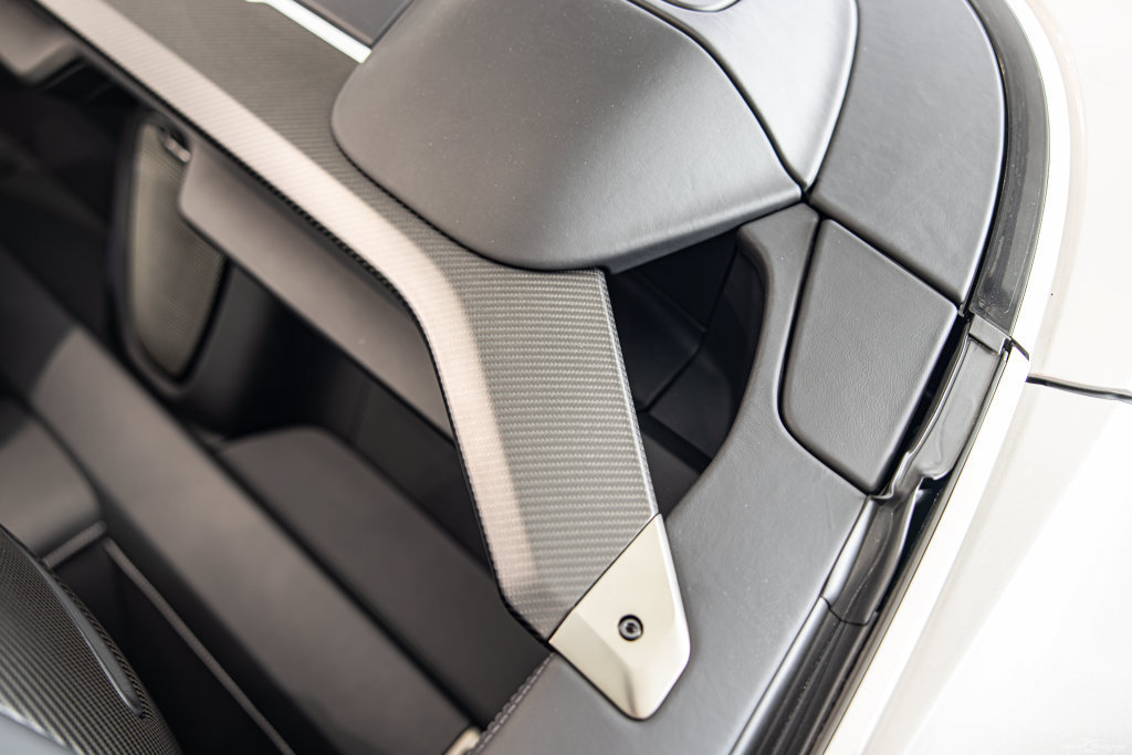 New 2026 Aston Martin Vanquish Convertible RWD image 22