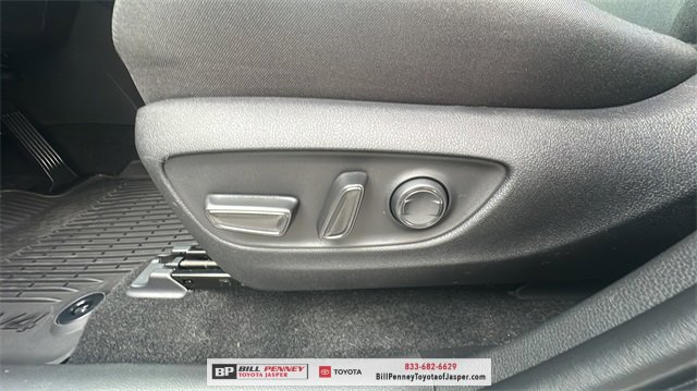 New 2025 Toyota RAV4 XLE image 15