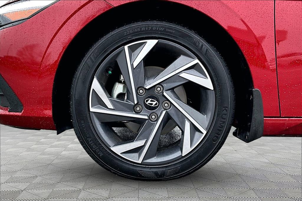 Used 2025 Hyundai Elantra Sport image 9