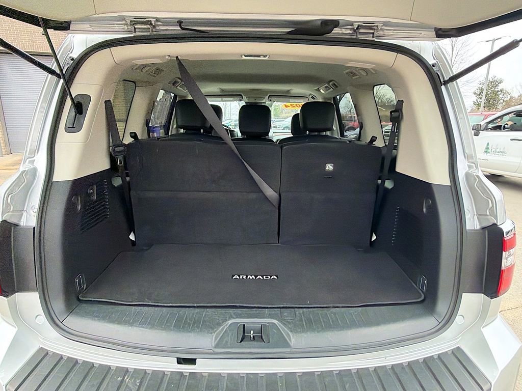 Used 2024 Nissan Armada SL image 13