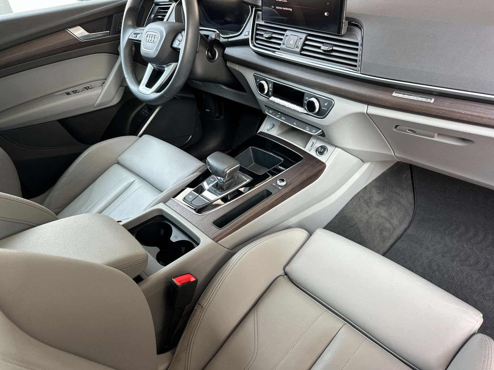 Used 2023 Audi Q5 e Premium w/ Convenience Package AWD/4WD image 17