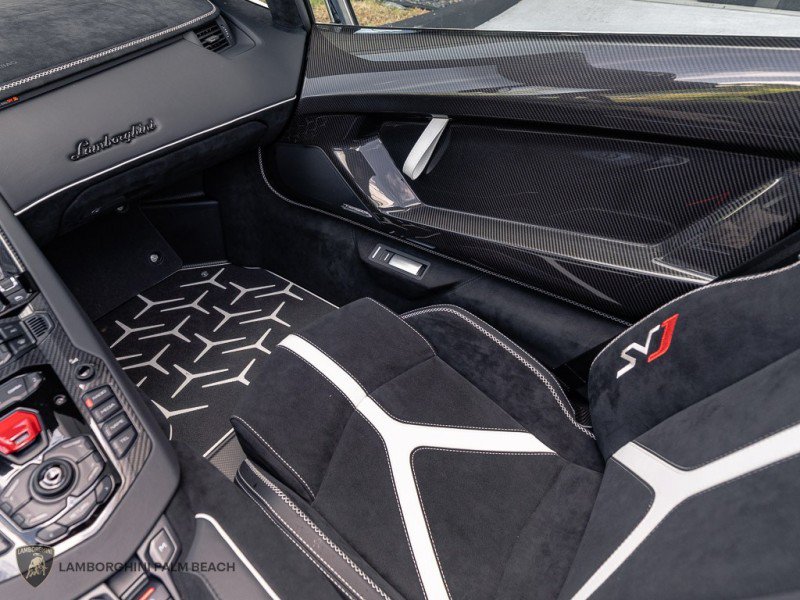 Used 2021 Lamborghini Aventador SVJ AWD/4WD image 20