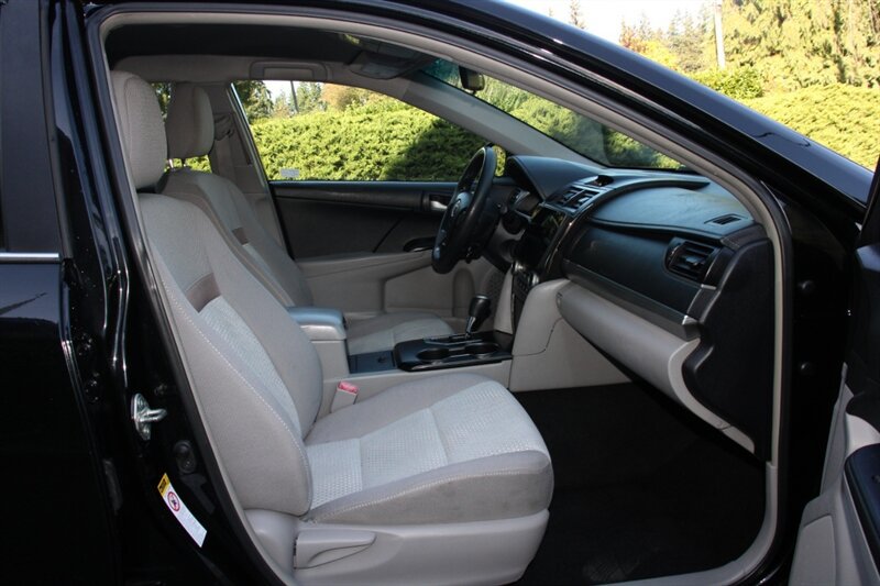 Used 2014 Toyota Camry LE FWD image 14