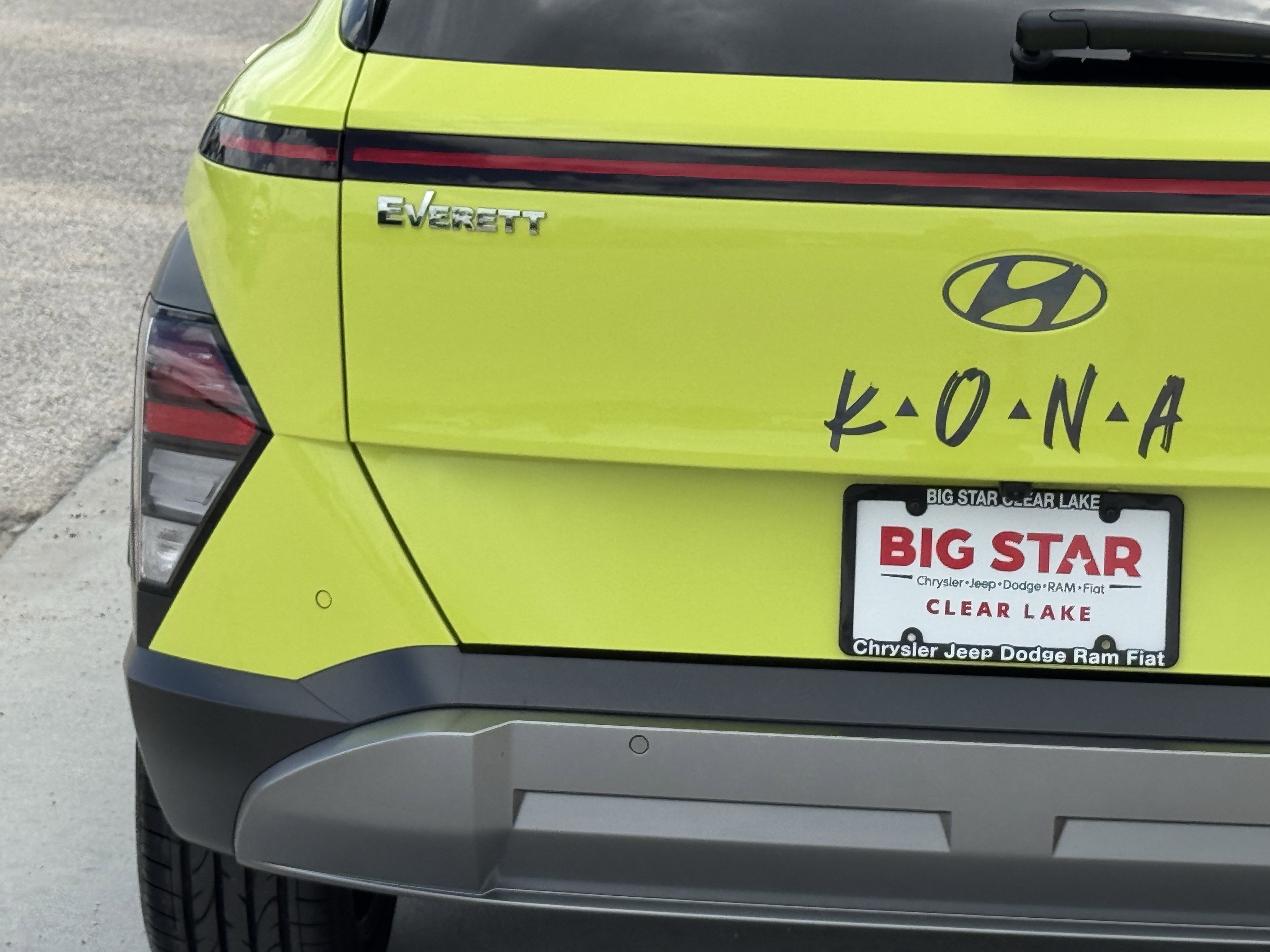 Used 2024 Hyundai Kona Limited FWD image 12