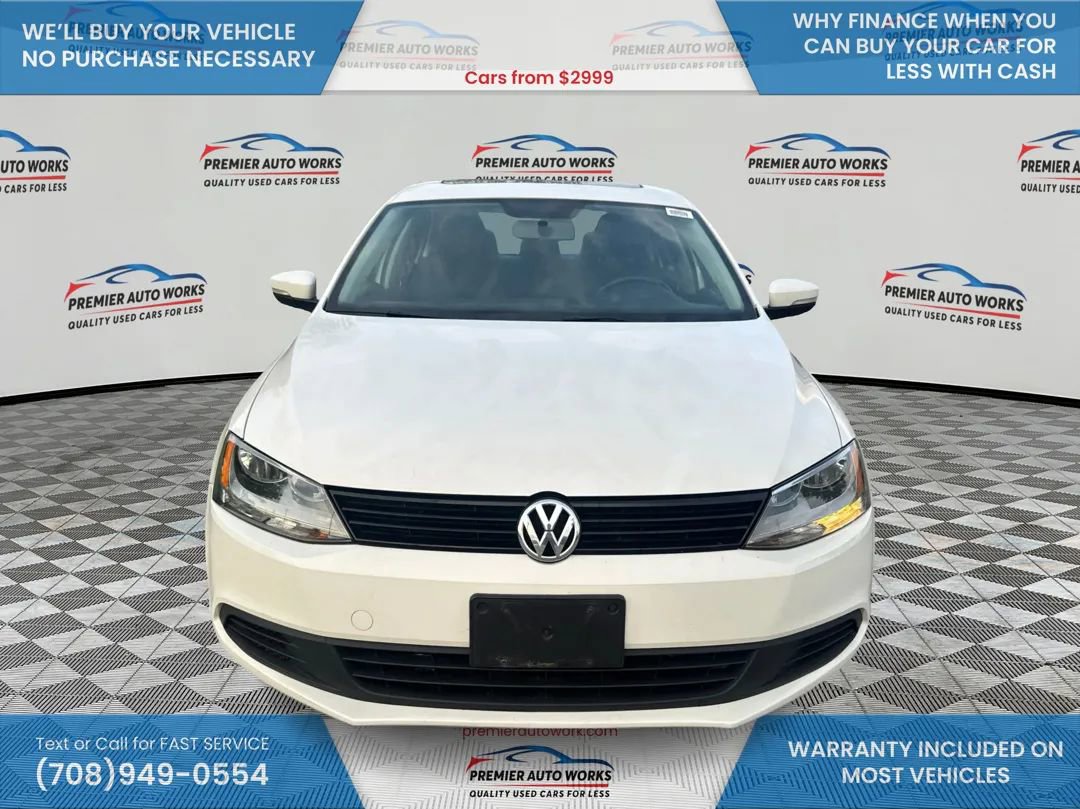 Used 2012 Volkswagen Jetta SE FWD image 2
