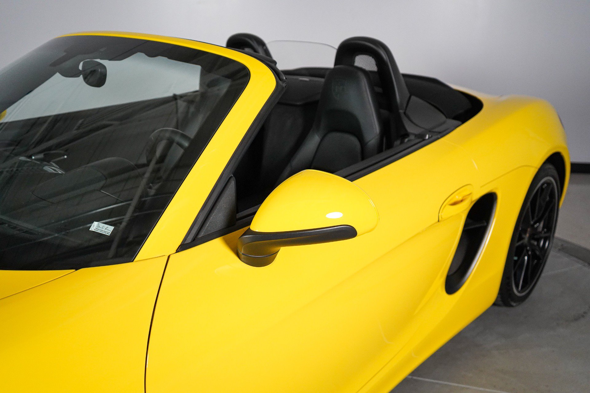 Used 2015 Porsche Boxster S RWD image 3