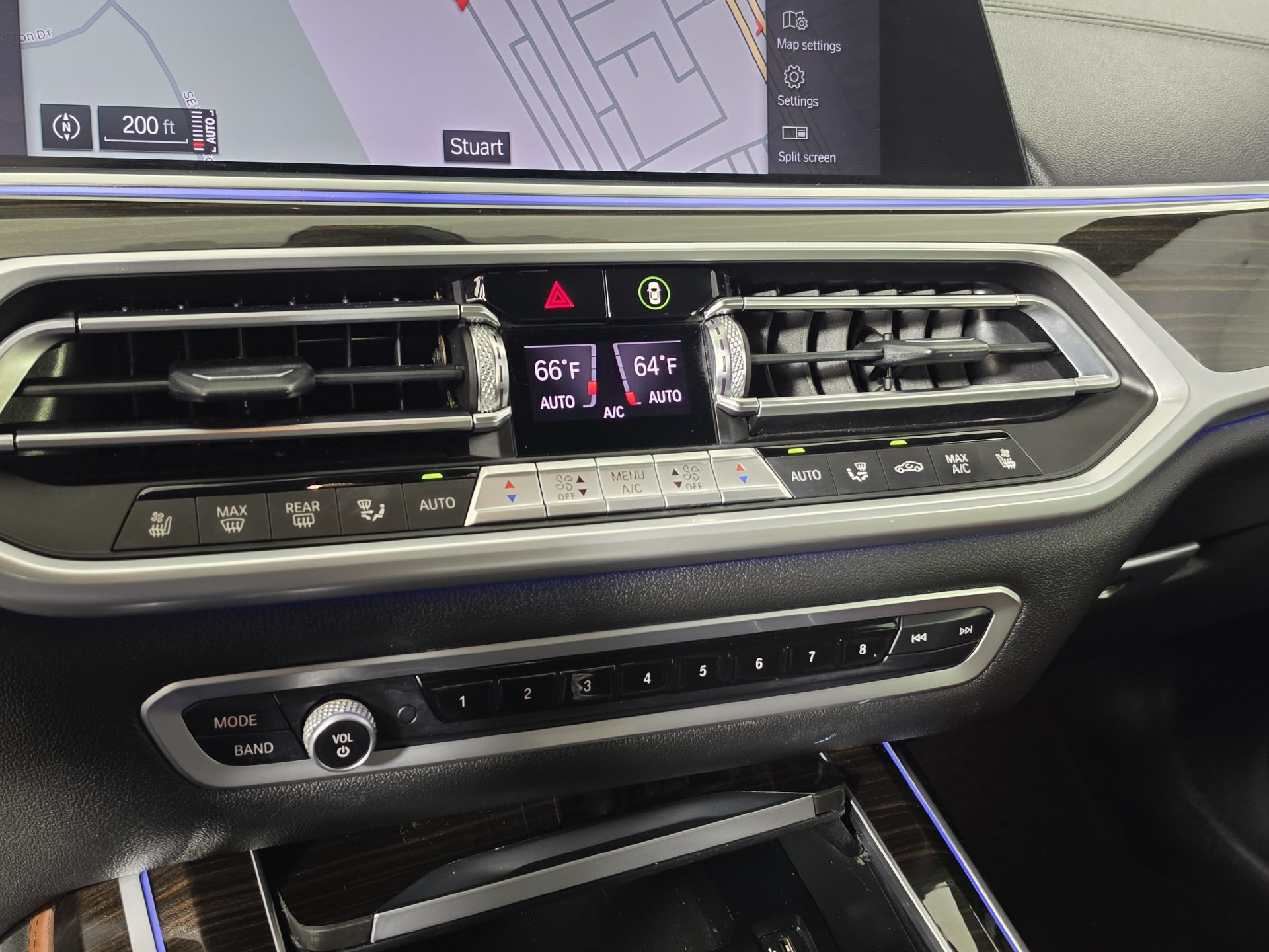 Used 2021 BMW X7 xDrive40i w/ M Sport Package AWD/4WD image 15