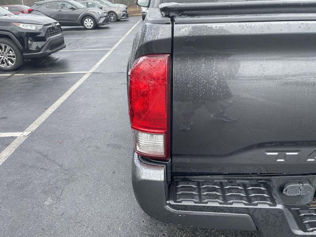 Used 2016 Toyota Tacoma TRD Sport image 18