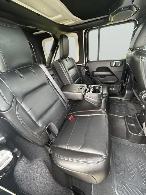 Used 2021 Jeep Wrangler Unlimited Sahara image 16
