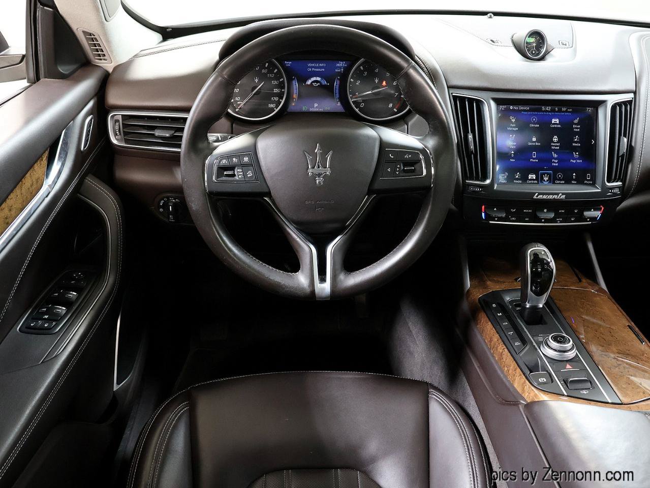 Used 2018 Maserati Levante GranLusso AWD/4WD image 17