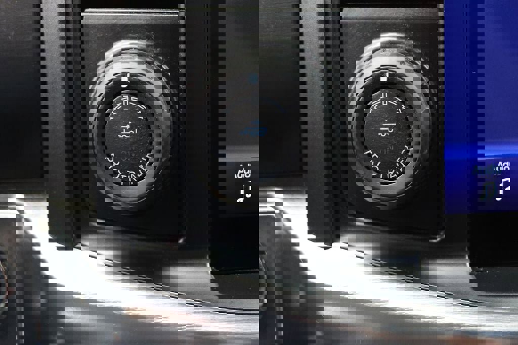 Used 2023 Ford F150 Lariat image 34