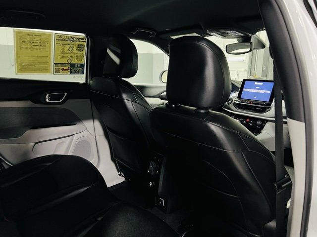 Used 2024 Jeep Compass Latitude image 28