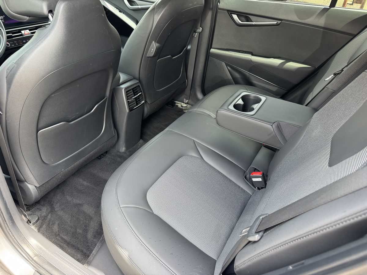 Used 2023 Kia Niro Wind FWD image 19