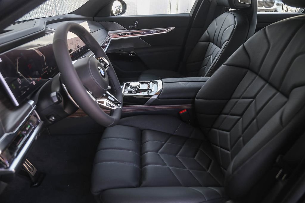 New 2026 BMW 760i xDrive w/ Premium Package AWD/4WD image 14
