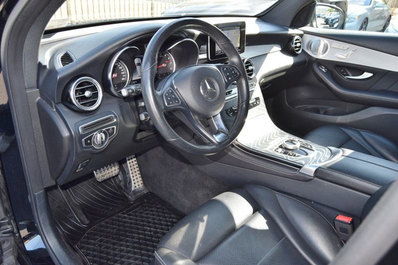 Used 2019 Mercedes-Benz GLC 300 4MATIC image 22