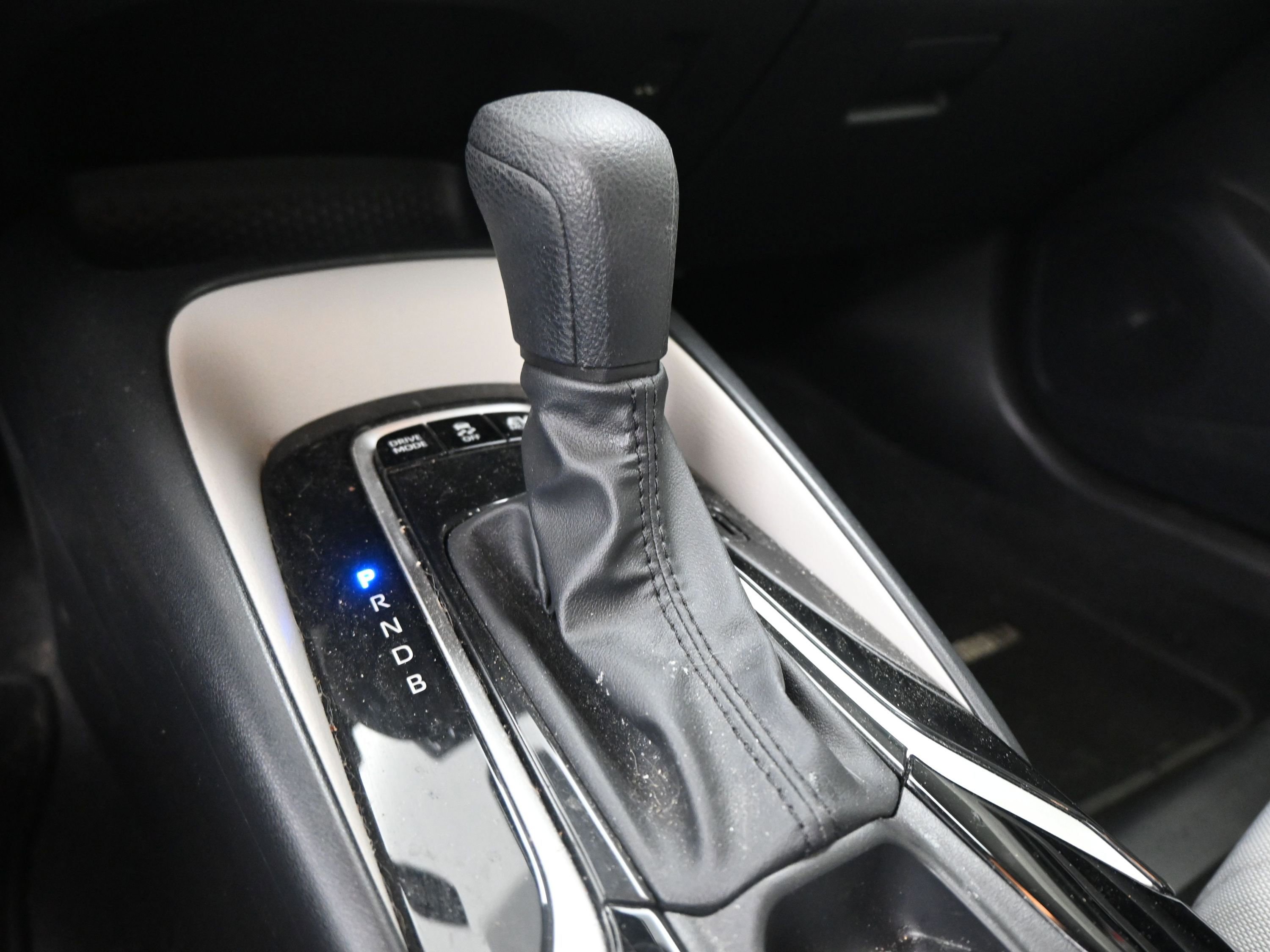 Used 2022 Toyota Corolla LE FWD image 15