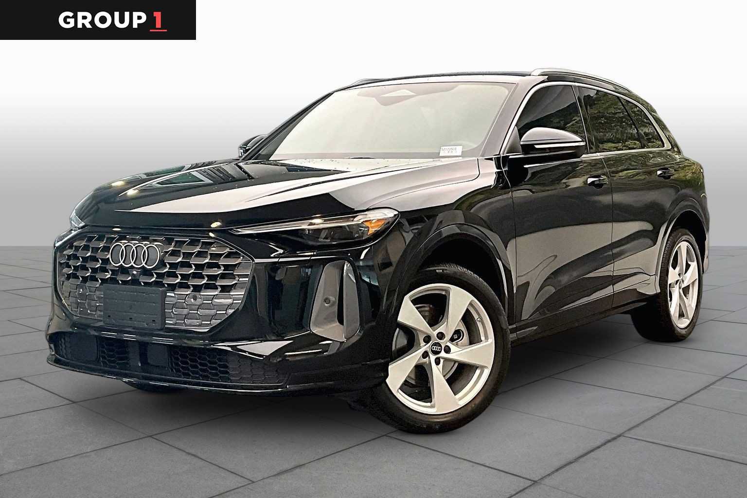 Certified 2025 Audi Q5 Premium AWD/4WD image 1