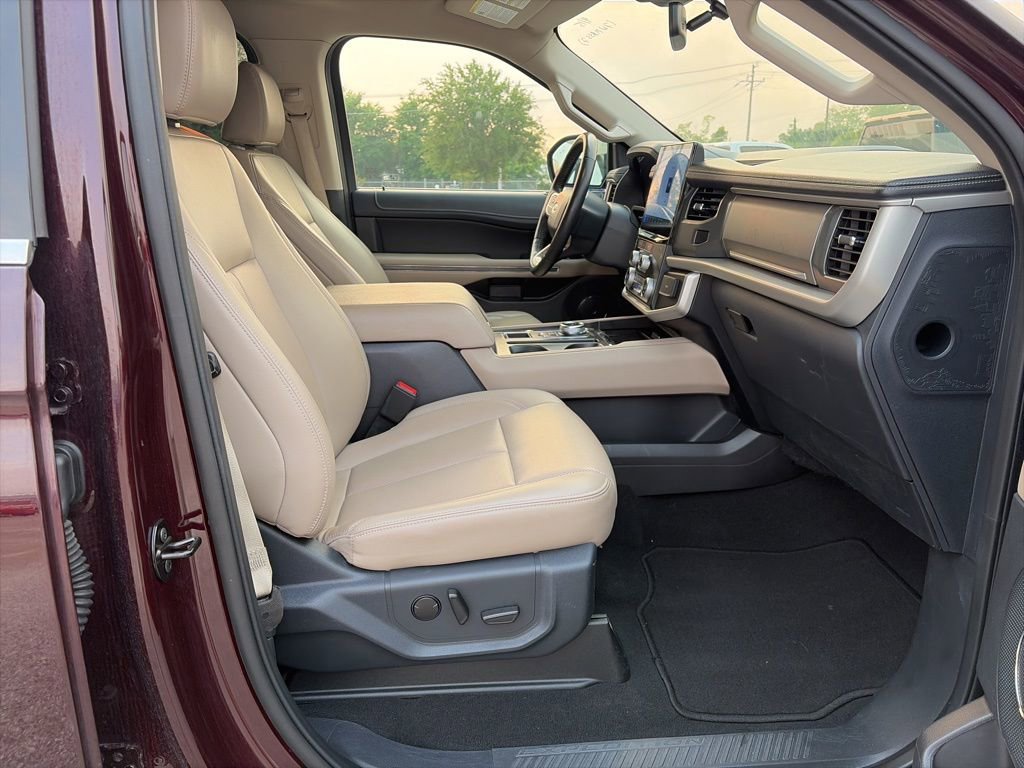 Used 2024 Ford Expedition Max XLT RWD image 9