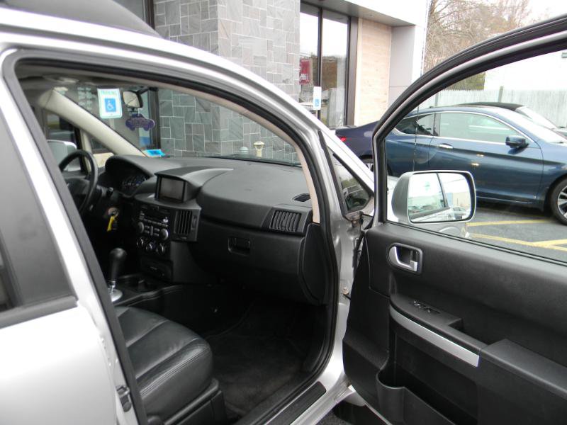 Used 2011 Mitsubishi Endeavor SE image 21