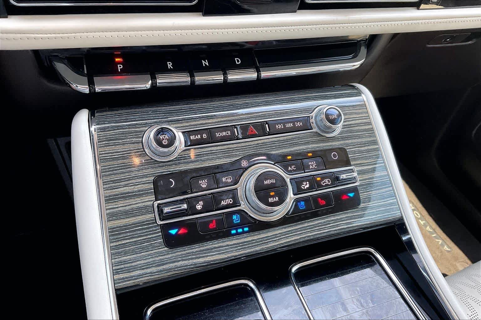 Used 2020 Lincoln Aviator Black Label Grand Touring w/ Class IV Trailer Tow Package AWD/4WD image 31