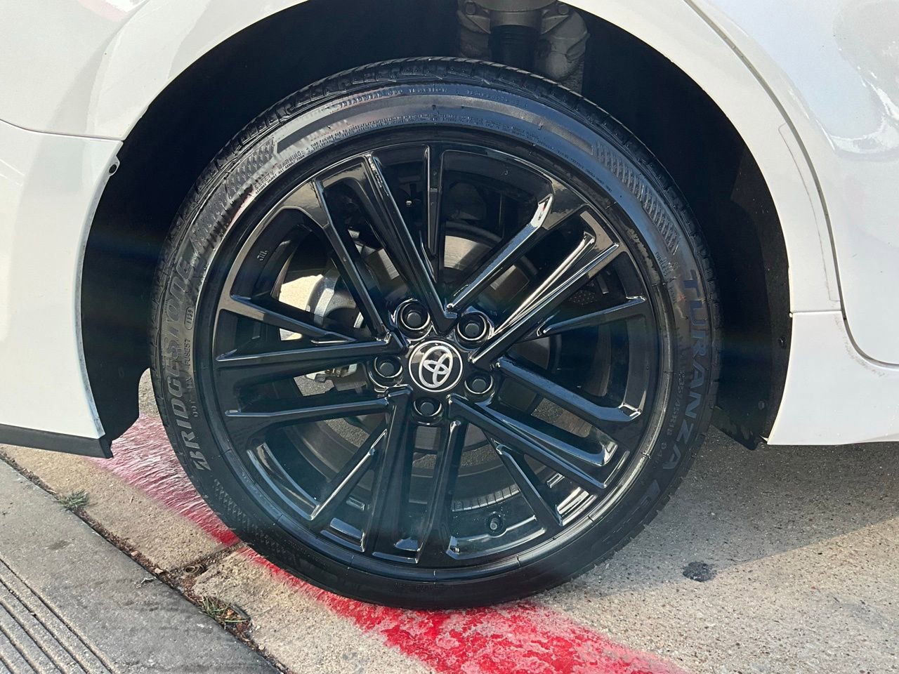 Used 2025 Toyota Camry SE image 9