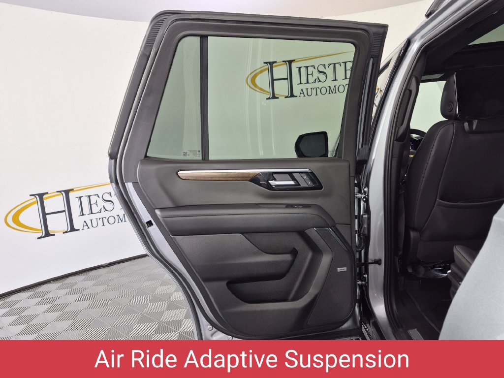 Certified 2025 Chevrolet Tahoe High Country AWD/4WD image 32