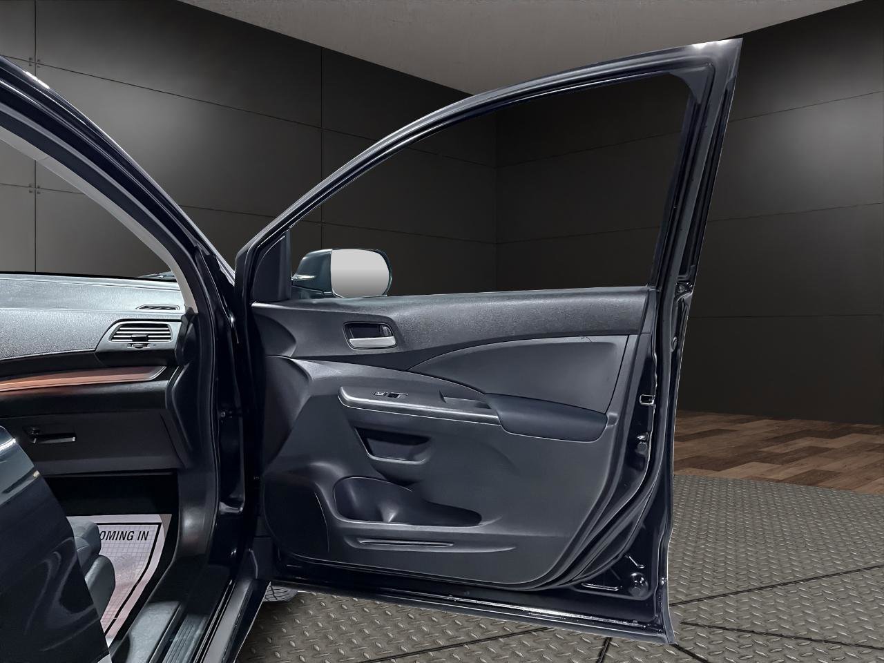 Used 2015 Honda CR-V LX image 17