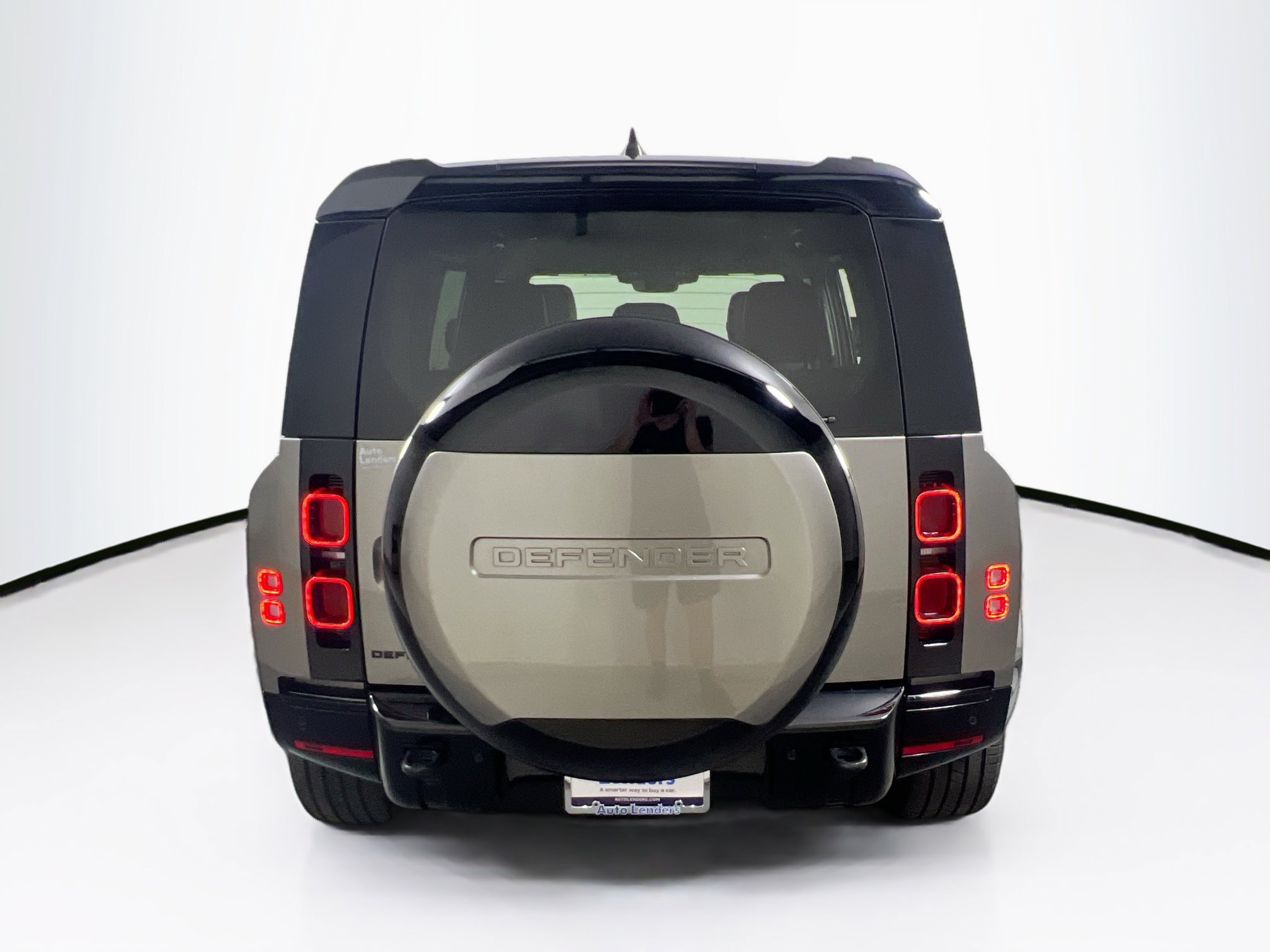 Used 2024 Land Rover Defender 110 X-Dynamic SE AWD/4WD image 6