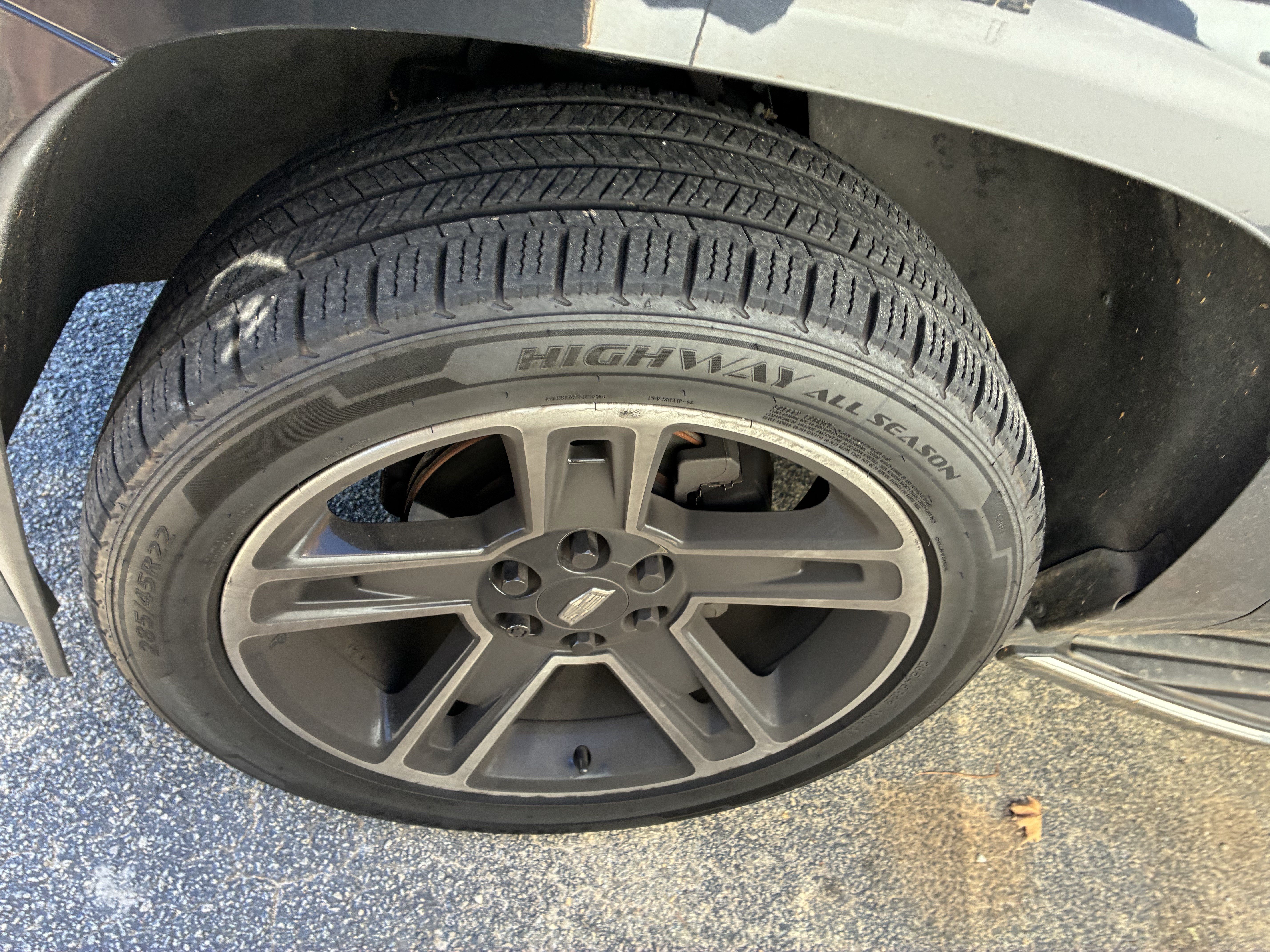 Used 2019 Cadillac Escalade Luxury AWD/4WD image 5