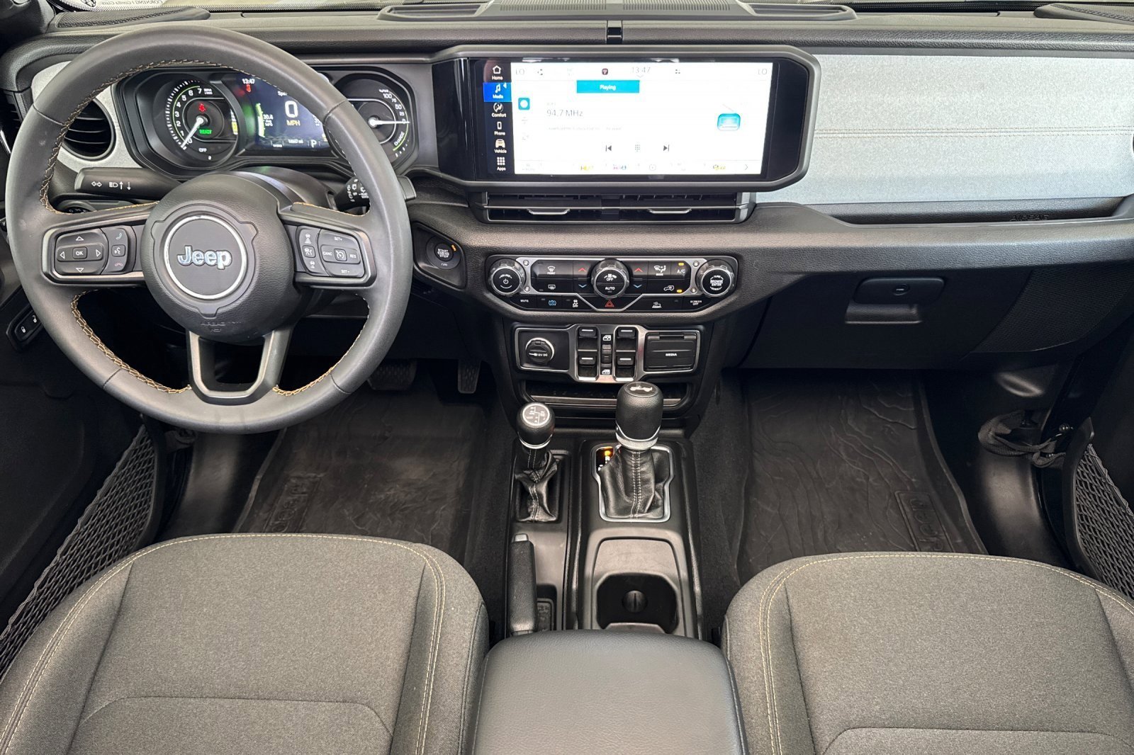Used 2024 Jeep Wrangler Unlimited AWD/4WD image 12