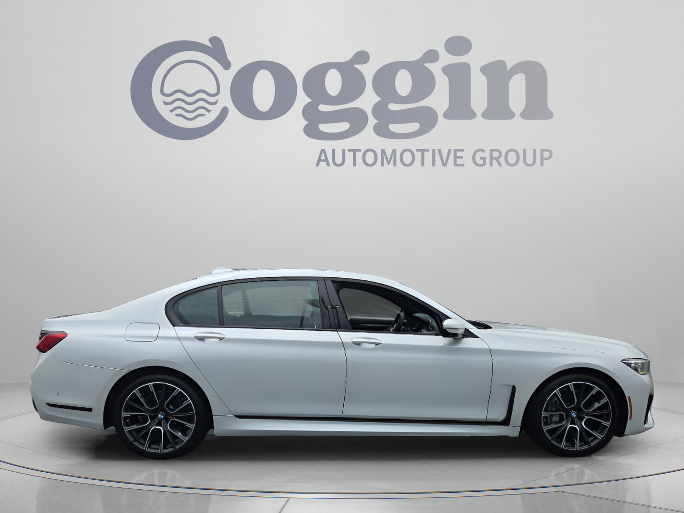 Used 2020 BMW 740i w/ M Sport Package RWD image 6