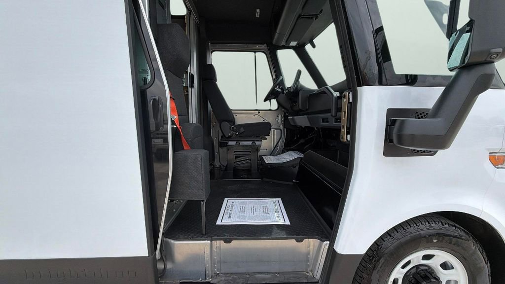 Used 2024 Chevrolet Brightdrop 400 w/ Commercial Equipment Package AWD/4WD image 31
